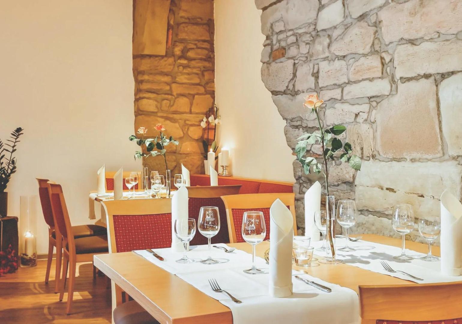 זינסהיים Hotel Restaurant Zehntscheune מראה חיצוני תמונה
